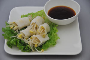 2012D000419_もちつもたれつ（小粒大豆もやしの餅包み）